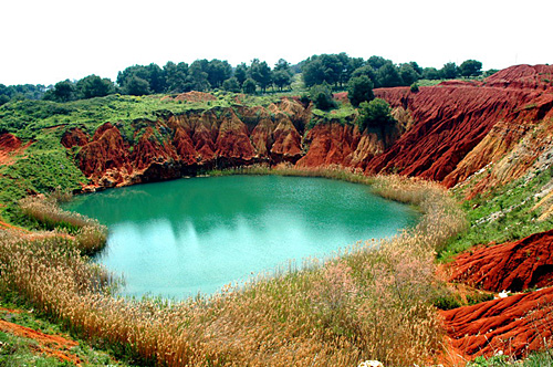 Cava di bauxite a Otranto, Lecce.jpg